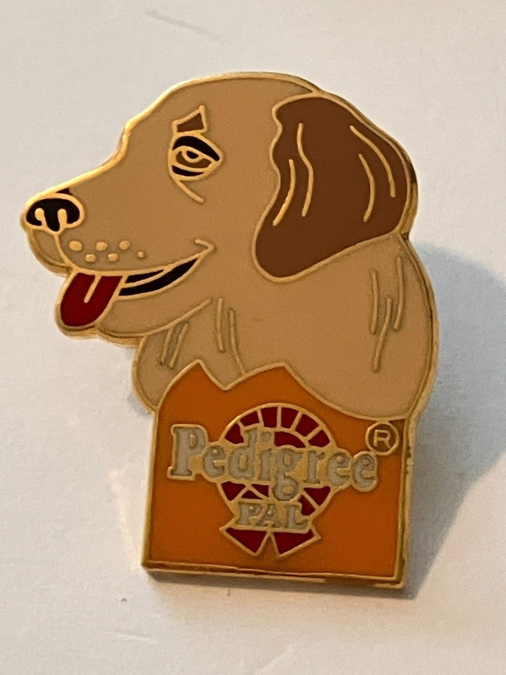 Placchette & Badge: 1 Pin Pedigree Pal – Usato da Basel venduto da djwwpp