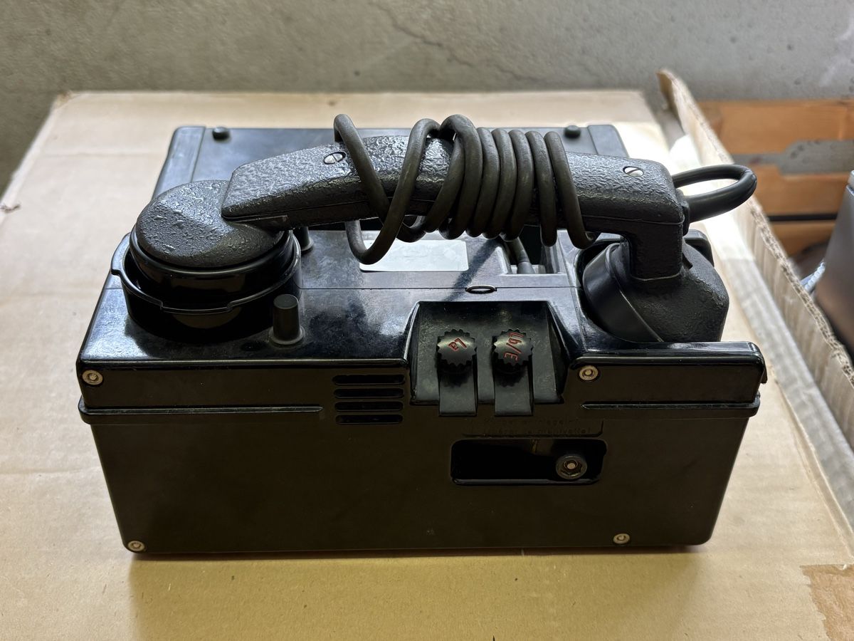 Telefoni: Schweizer Armee Feldtelefon – Usato da Meilen venduto da Harley. 1