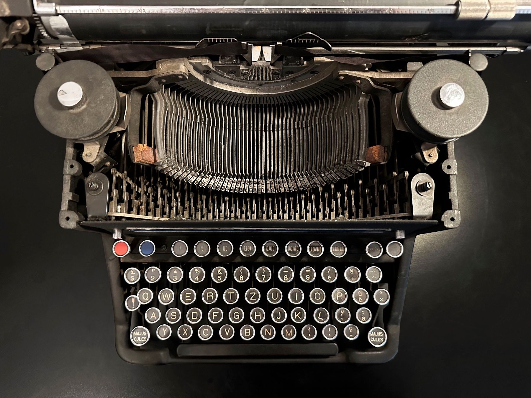 Olivetti Schreibmaschinen: Olivetti M40/3 Schreibmaschine – Gebraucht aus Zürich von Einzelheiten 5