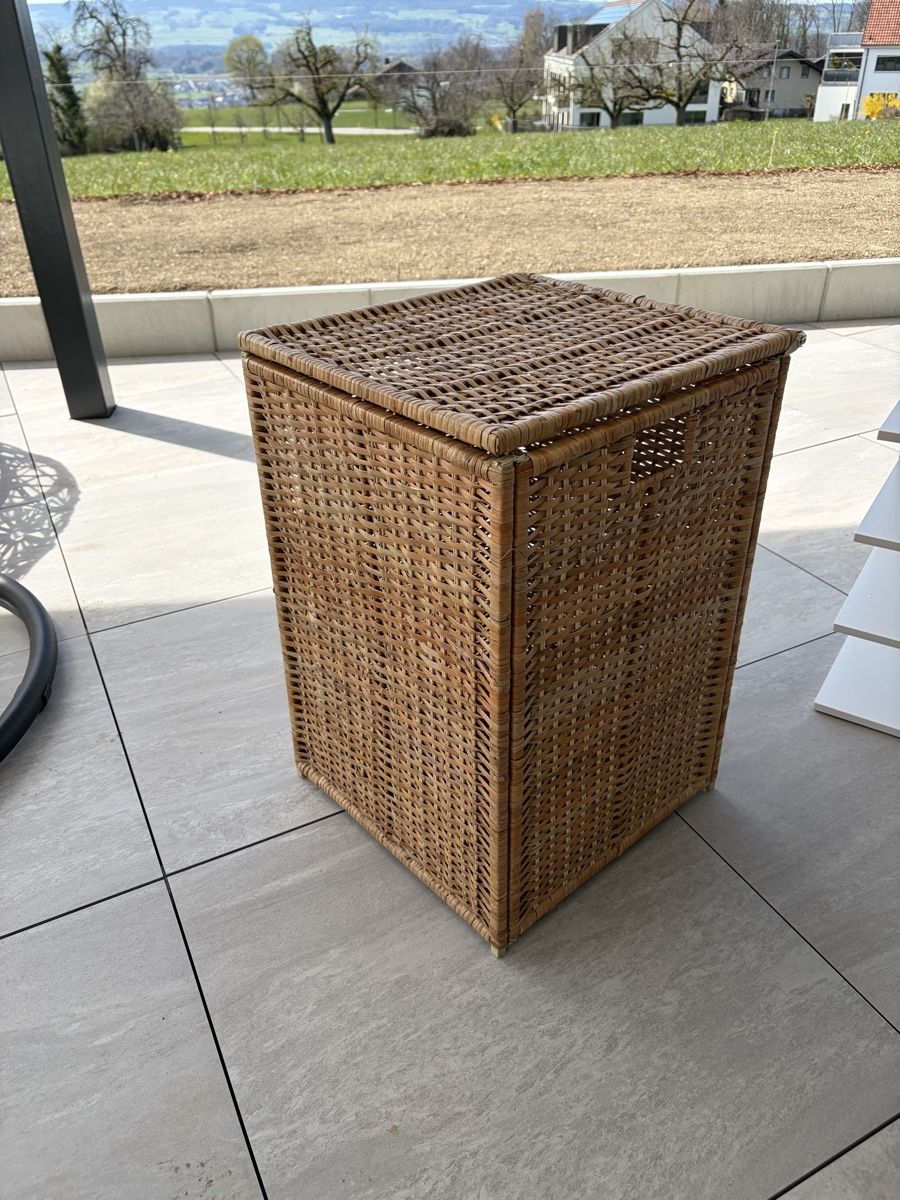 Paniers à linge: Wäschekorb – D'occasion à Oberwil-Lieli par rog.zimmermann
