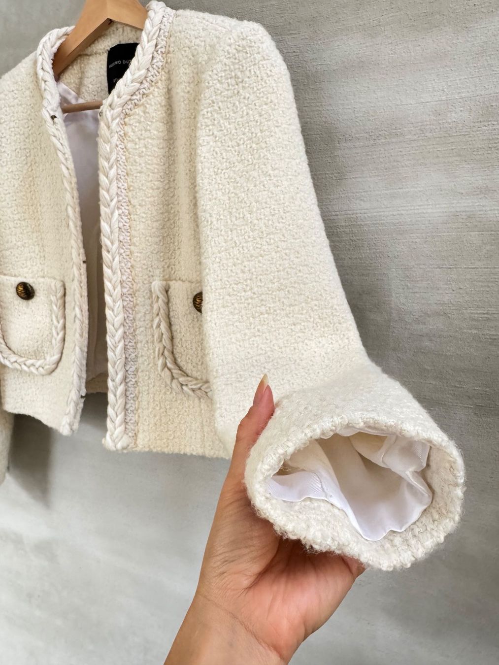 Massimo Dutti Giacche: Massimo Dutti Tweed Cropped Textured Jacket Studio – Usato da Zürich venduto da camenk 2