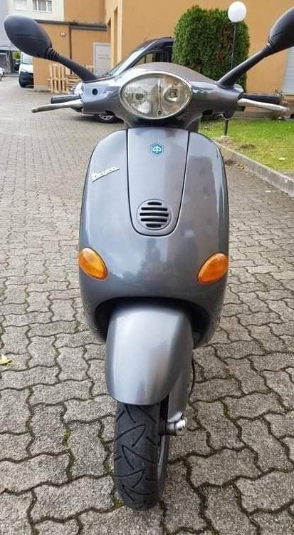 Piaggio Vespa ET4 125 1