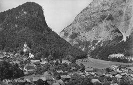 Wimmis (BE) – Dorf mit Kirche am Fuss der Berner Voralpen