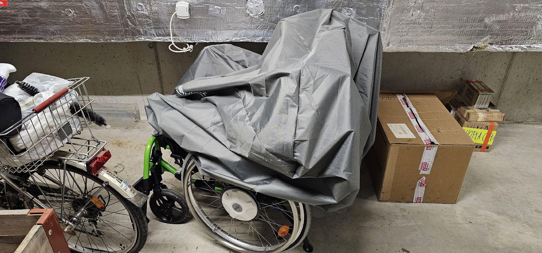 Sedie a rotelle: Invacare Rollstuhl Action 3 NG mit e-fix E35 Antrieb – Nuovo (secondo la descrizione) da Wilchingen venduto da saler65 5
