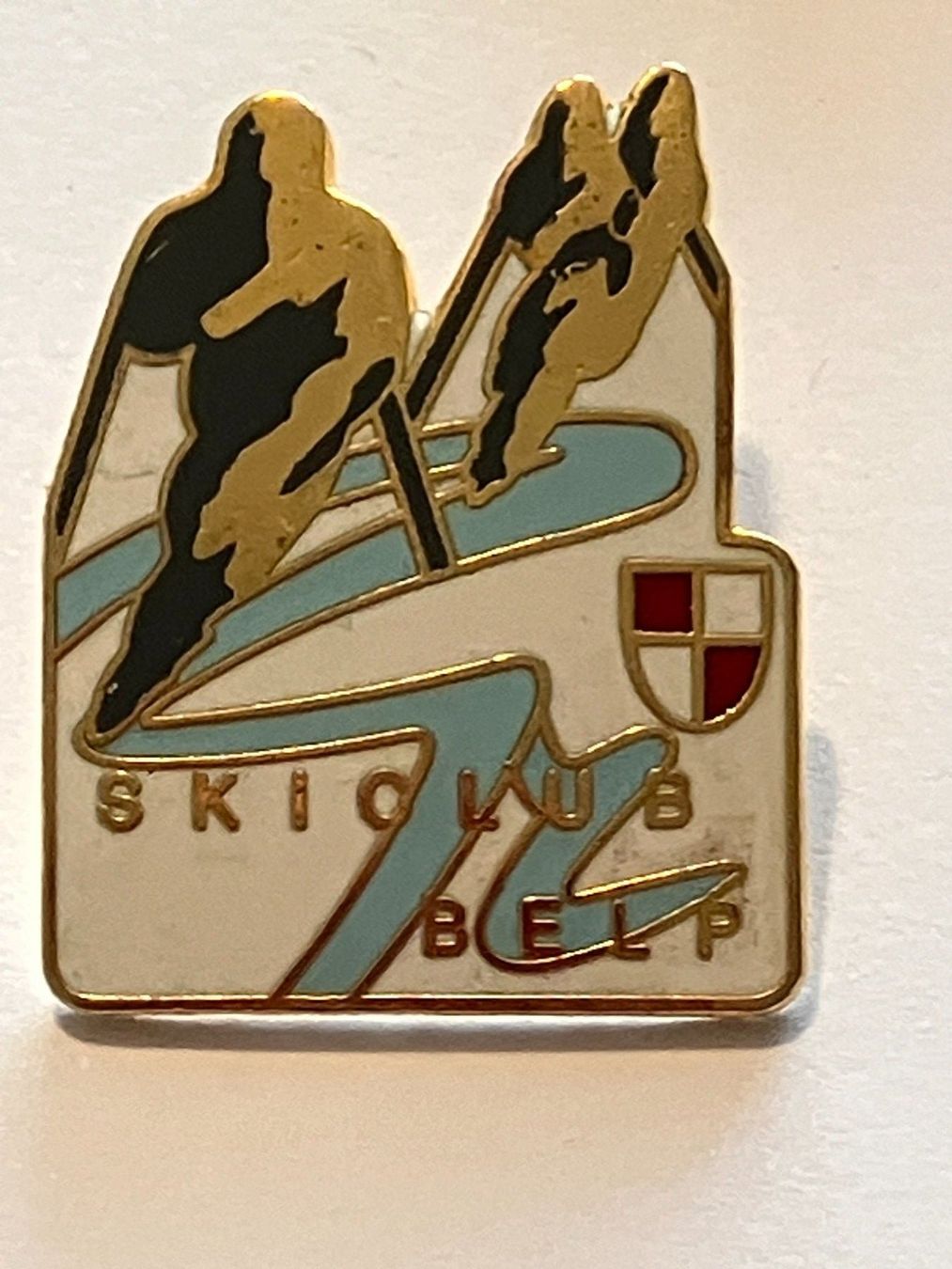 Placchette & Badge: 1 Pin Ski Club Belp – Usato da Basel venduto da djwwpp