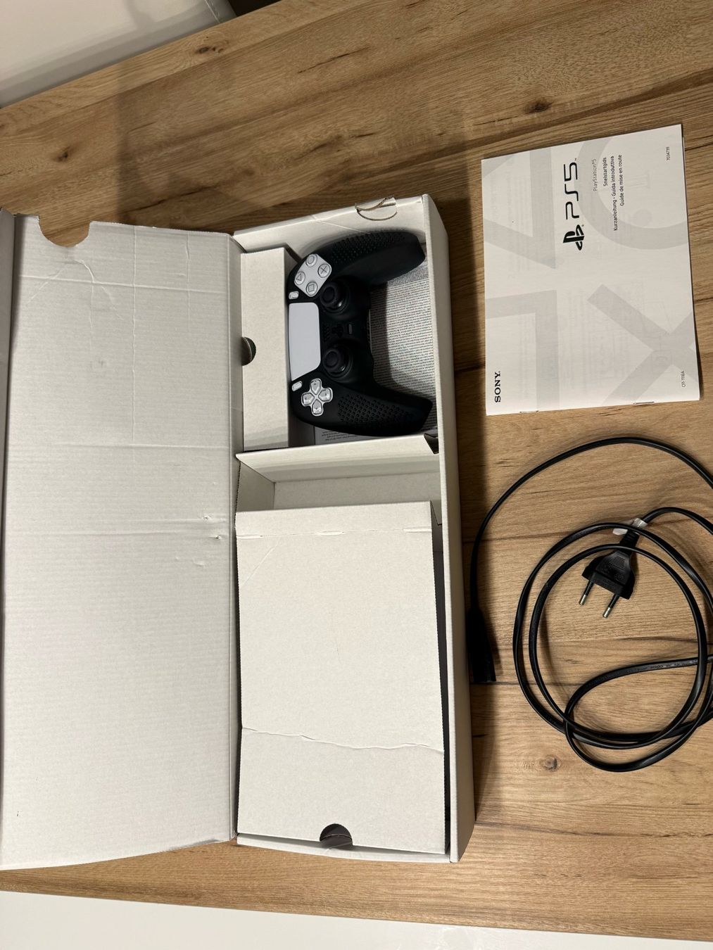 Sony Console: PS5 Disc Edition 825 GB + Controller + Ladestation & OVP – Usato da Dübendorf venduto da dav_5vph 8