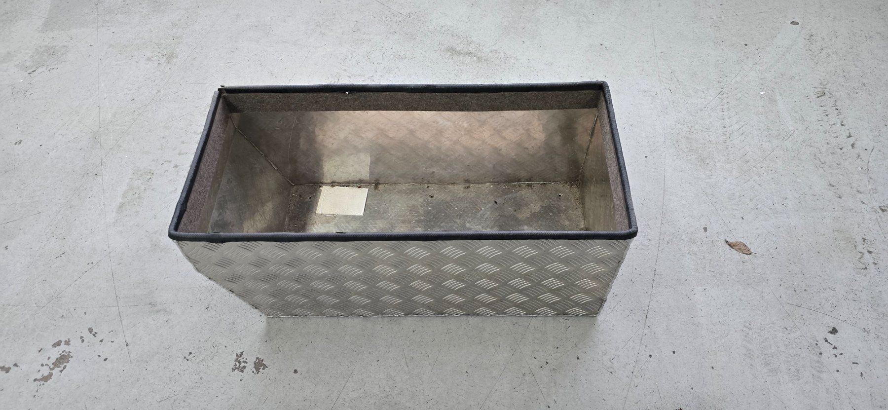 Accessori per altri veicoli: Aluminium Riffelblech Teile – Usato da Cham venduto da WB2223 3