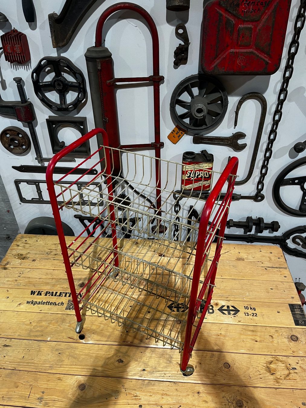 Mobili & Arredamento: Gittergestell / Küchenwagen / Stringwagen Vintage – Usato da Luzern venduto da Fracht-Design 2