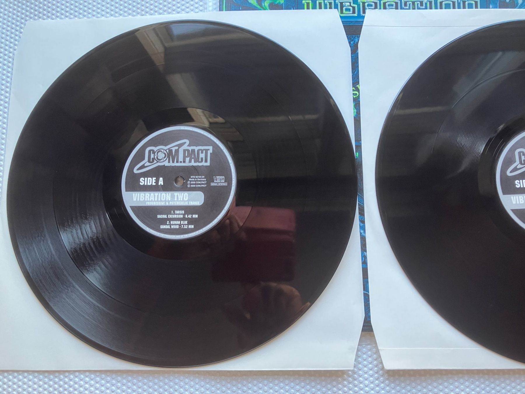 Schallplatten: Vibration Two – Gebraucht aus Aarwangen von Jukebox3 5