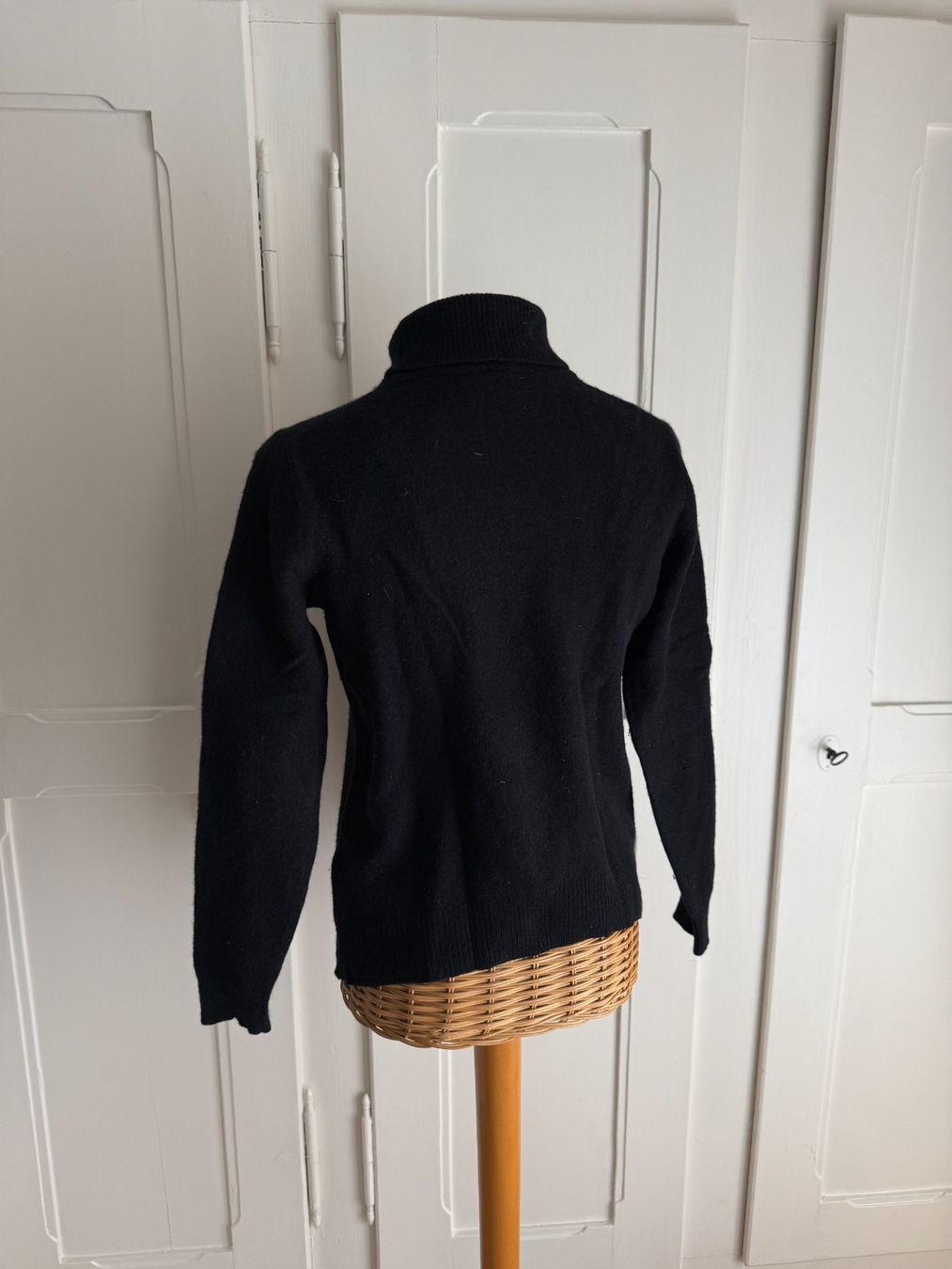 Uniqlo Pullover & Sweatshirts: UNIQLO - Wollpullover schwarz mit Rollkragen S – Gebraucht aus Zürich von Diazaio 2