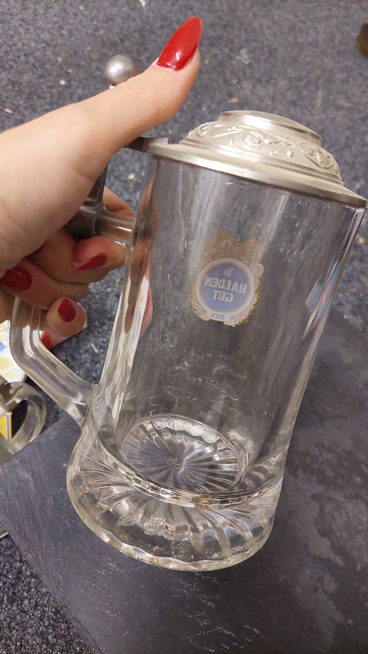 Haldengut Bicchieri: Bierkrug mit Zinndeckel aus der Sammlung – Nuovo (secondo la descrizione) da Basel venduto da O-MEGA 1