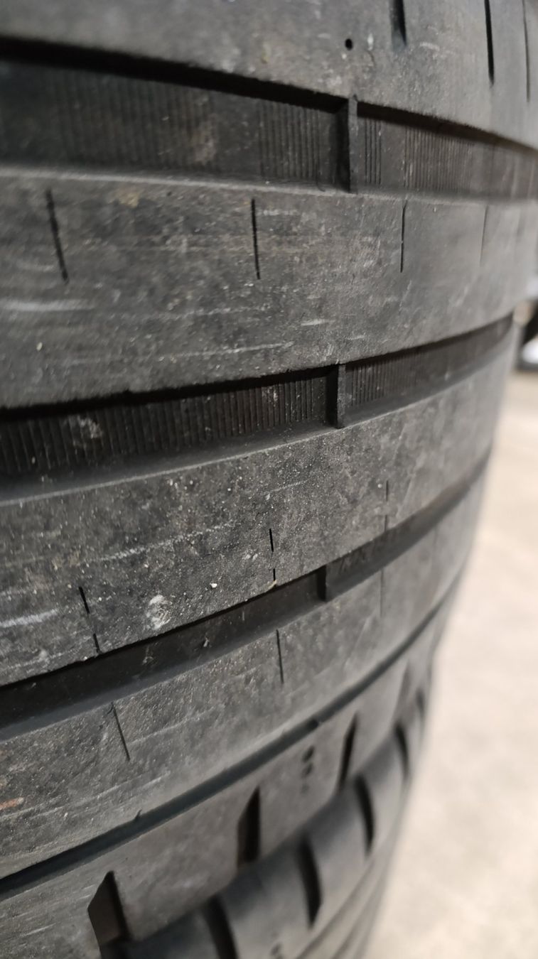 Michelin Pneus & Roues: Reifen 245/35 R18 – Défectueux à Grub AR par Sandroswerkstatt 4