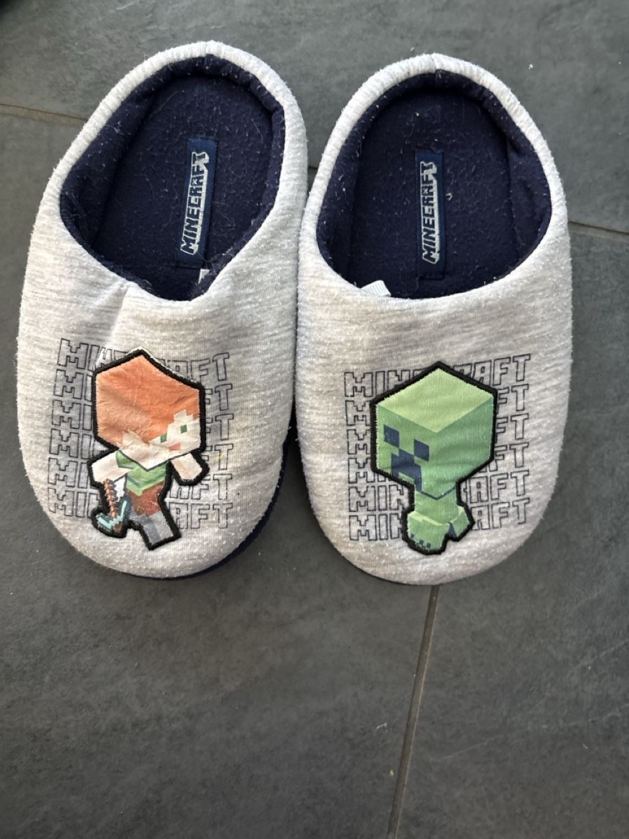 Scarpe per ragazzi: Minicraft Hausschuhe – Usato da Spreitenbach venduto da bea_wrh6