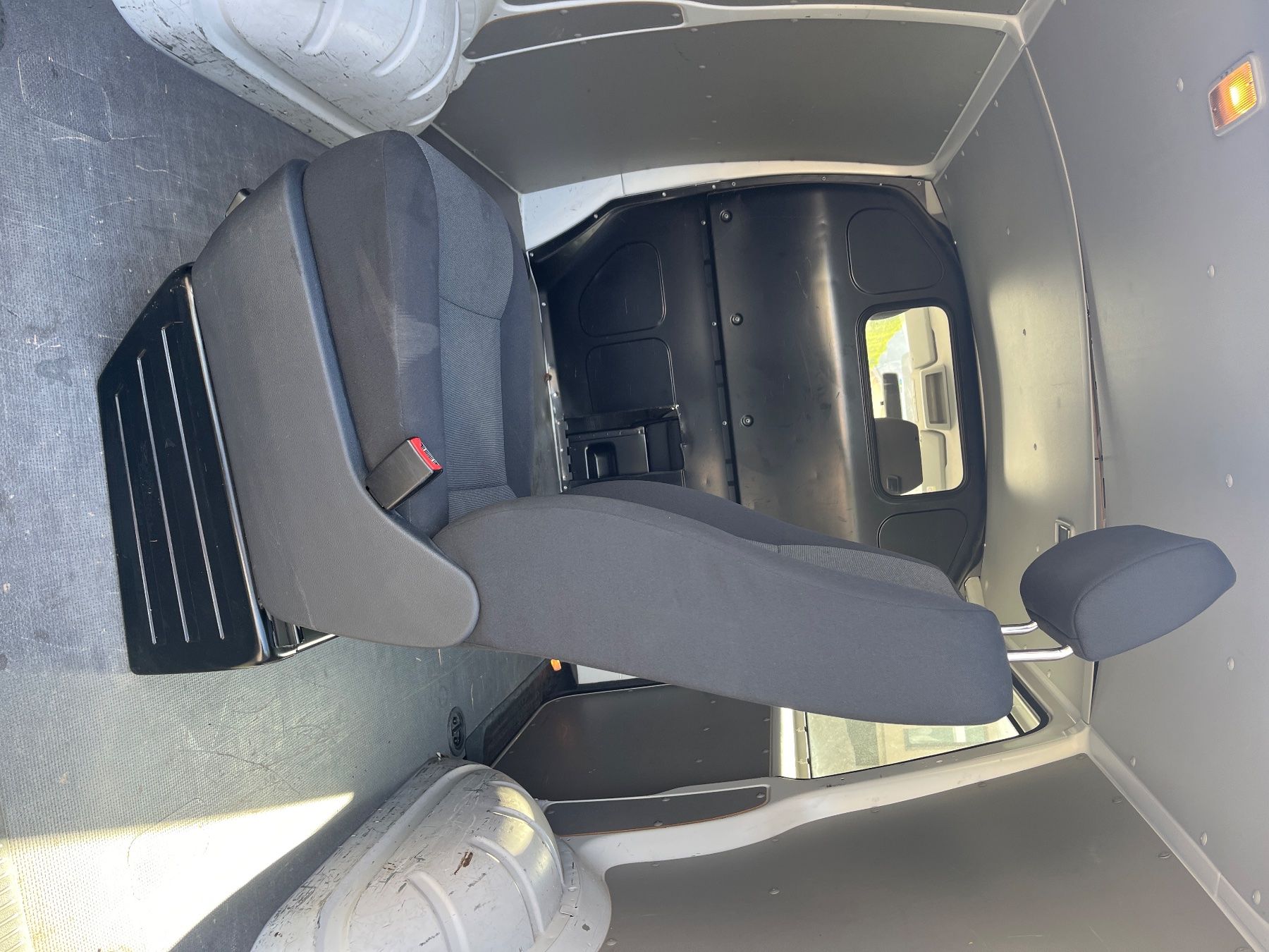 VW Tutti i ricambio: Siège chauffeur VW T6 Transporter – Usato da Riddes venduto da MarinRoduit 2