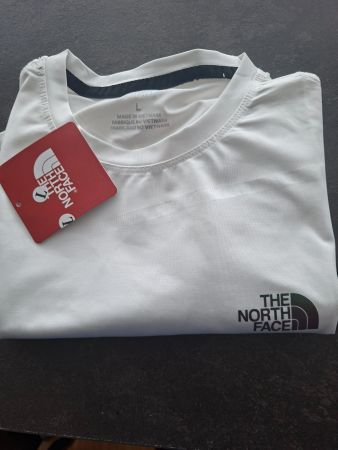 T-Shirt, North Face, Grösse M (mit Fleck)