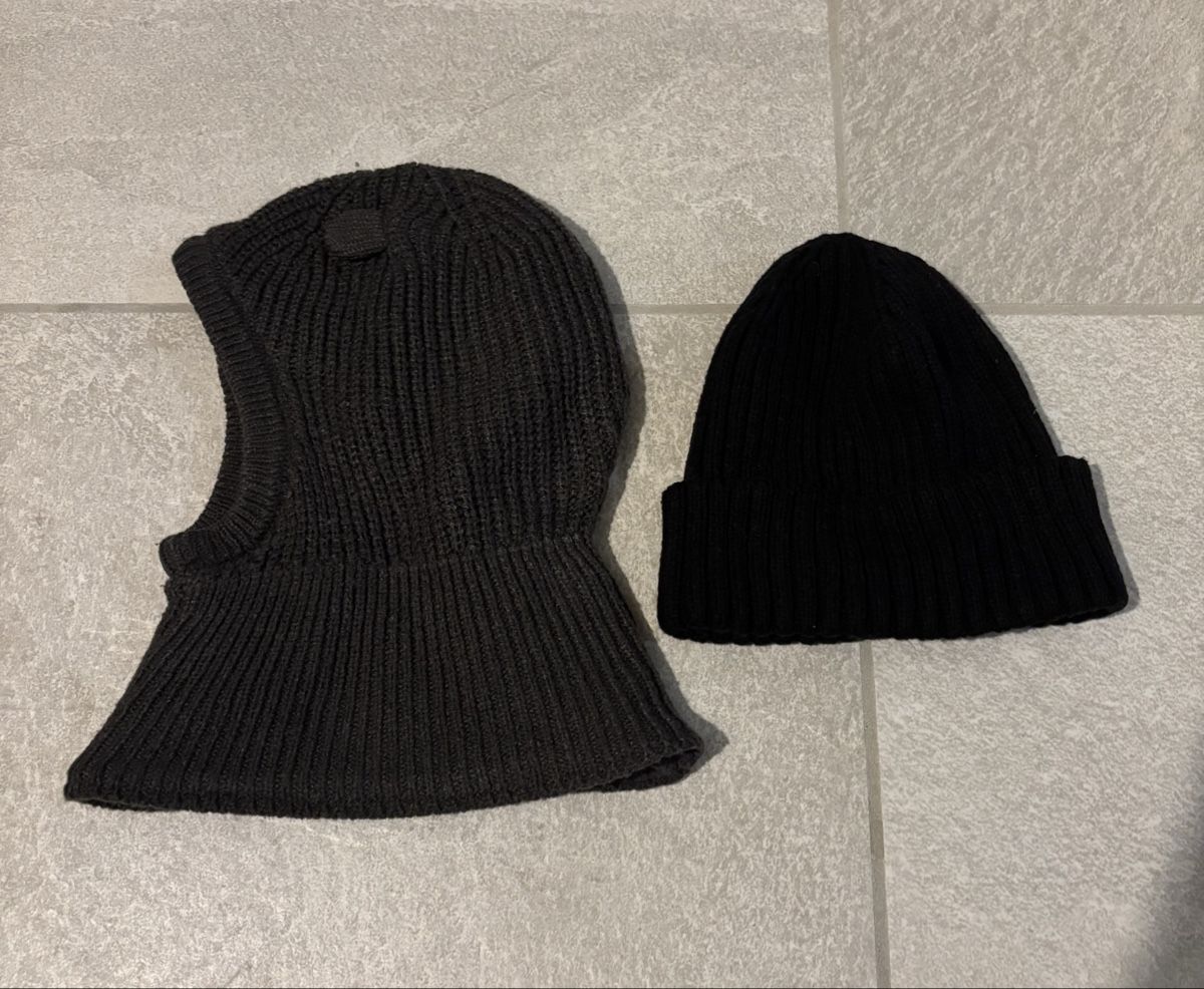 Berretti & Sciarpe: Balaklava & Mütze – Usato da Schleinikon venduto da Jessica_Lutishi