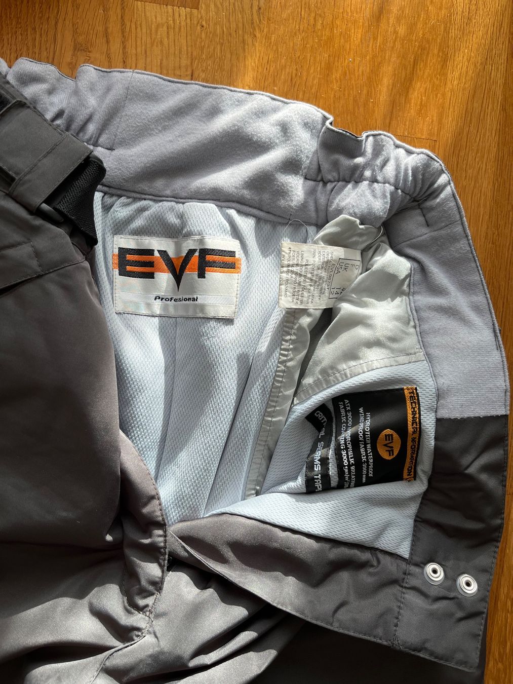 Pantaloni: EVF Skihose, Gr. 40, Grau – Usato da Basel venduto da Bibi_Basel
