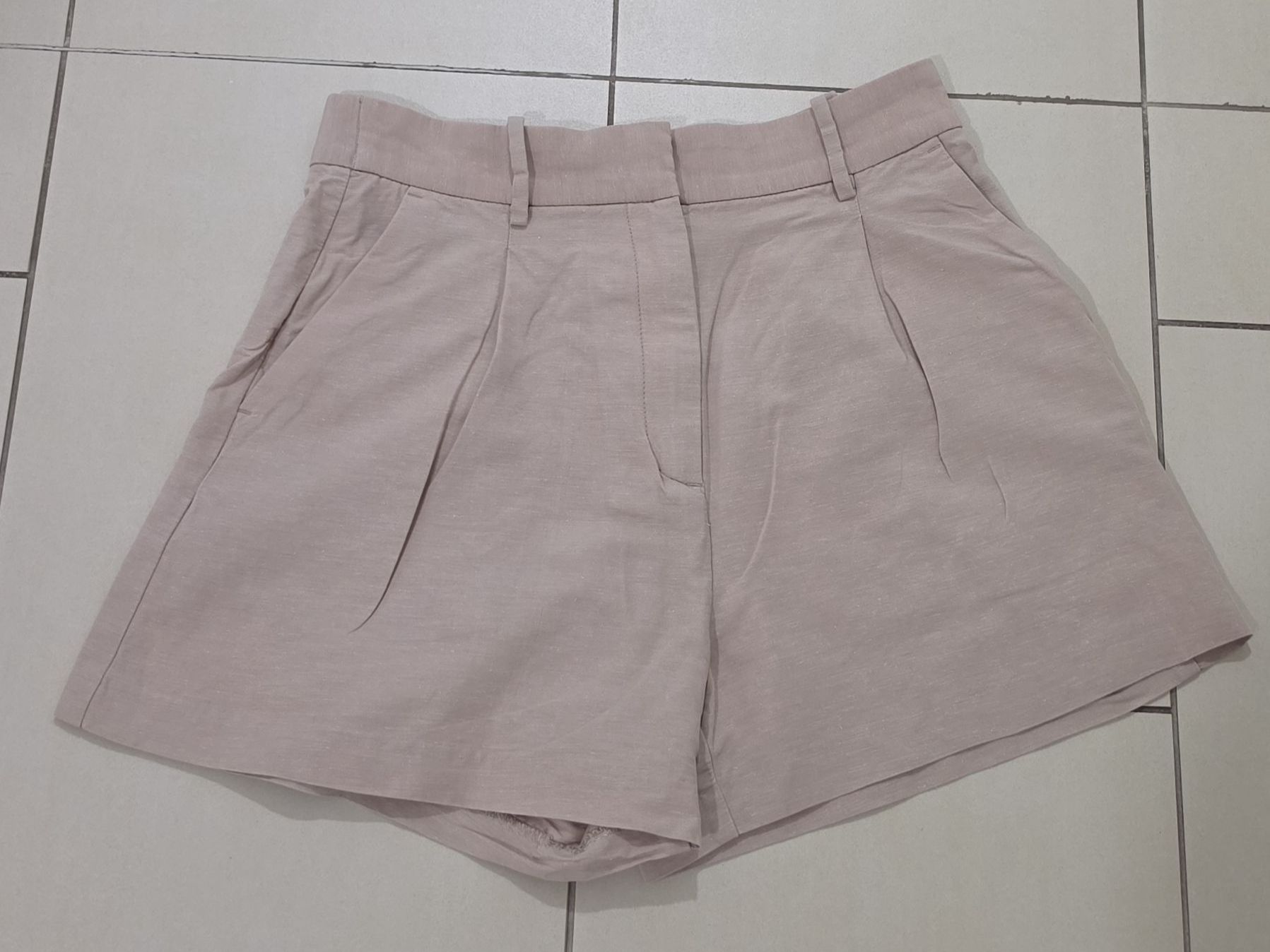 H&M Hosen: Damen Shorts beige Grösse 36 / S – Neu (gemäss Beschreibung) aus Affoltern am Albis von Ebruli89