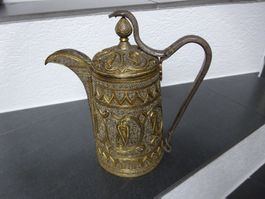Kleopatra Dallah Krug Schlange Mokka