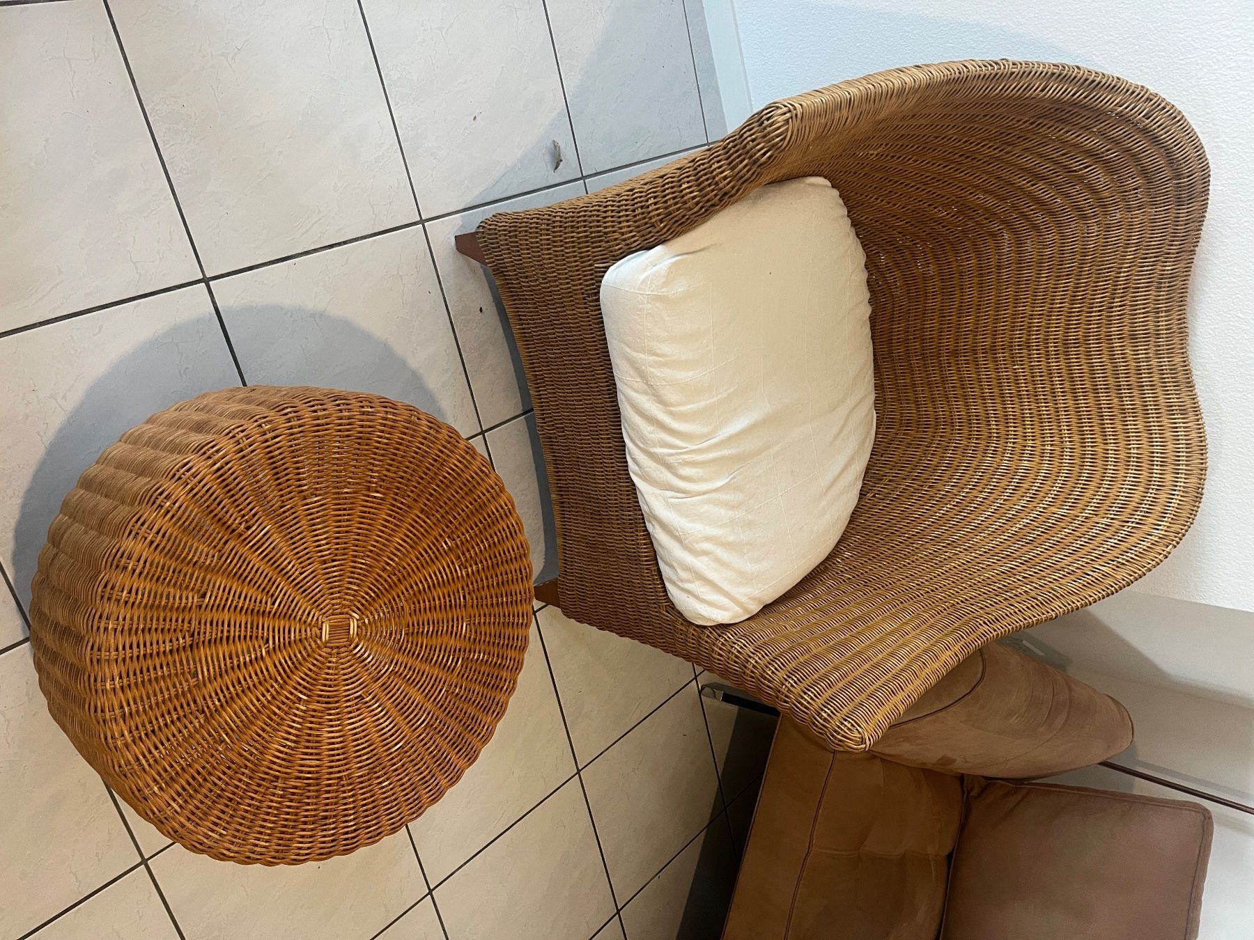 Sessel: Rattan-Sessel mit passendem Hocker – Gebraucht aus Neuchâtel von DieterBuri 1