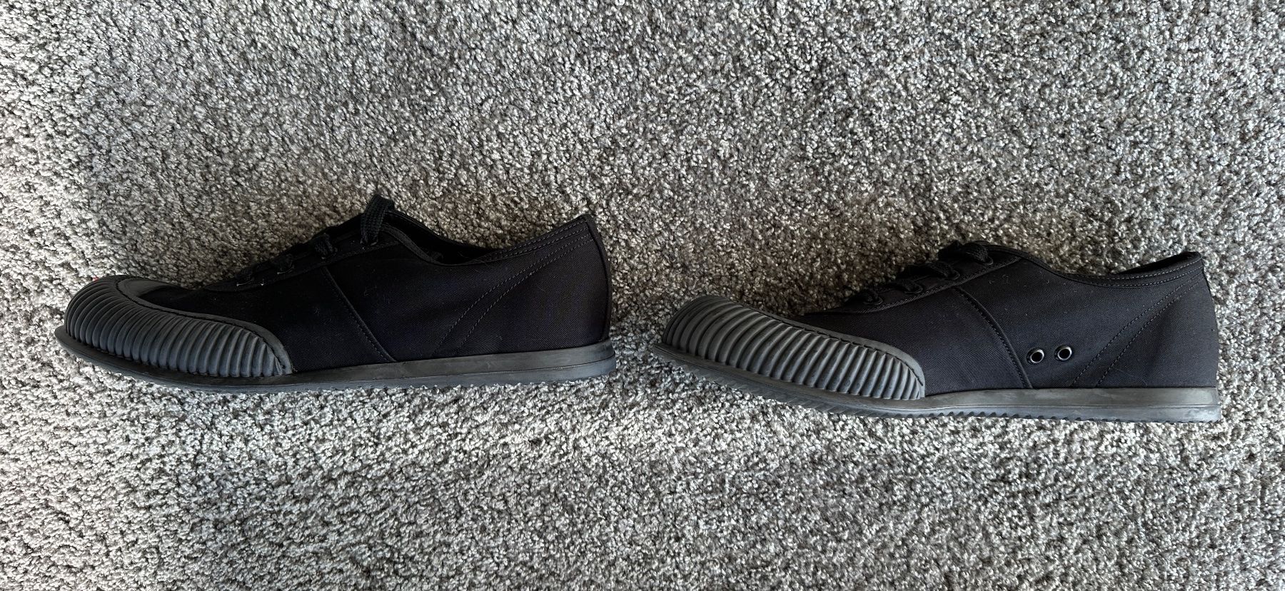 Prada Chaussures hommes: Prada Hawaii Sneaker schwarz Canvas NEU! – Neuf avec emballage d'origine à St. Gallen par secondhand.kids 4