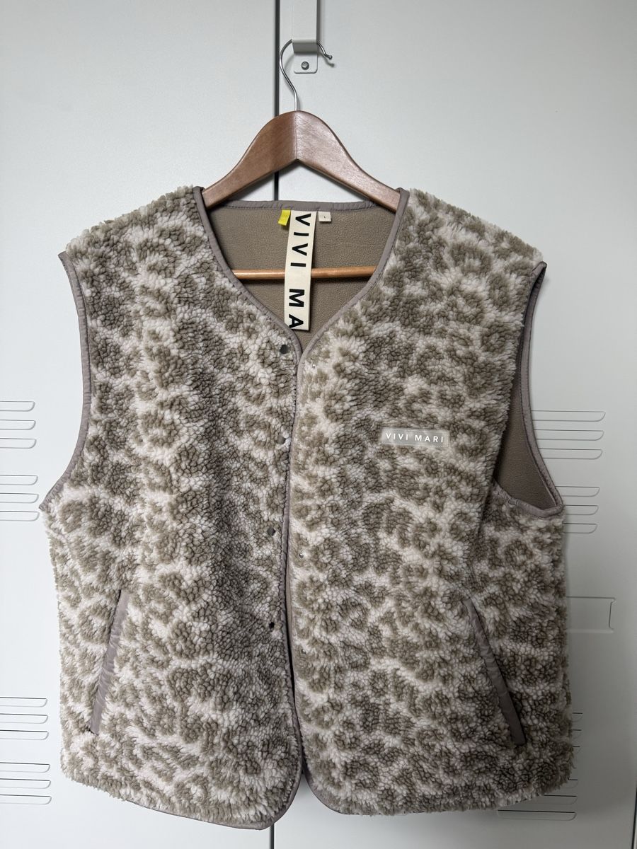Vivi Mari Gilets & Westen: Vivi Mari Teddy Weste – Gebraucht aus Humlikon von Markenmaus
