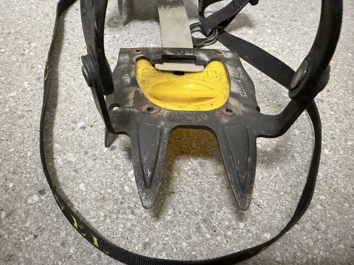 Grivel Altro in Alpinismo & Escursioni: Grivel Steigeisen mit Korbbindung – Usato da Riederalp venduto da imh_ll8m 3