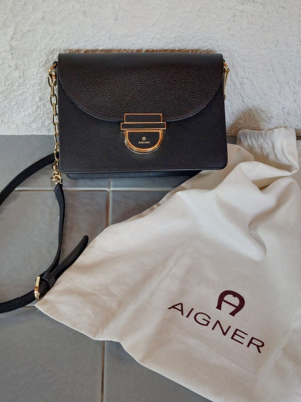 Aigner Borse da donna: Handtasche Aigner – Nuovo (secondo la descrizione) da Lauwil venduto da Dittli7