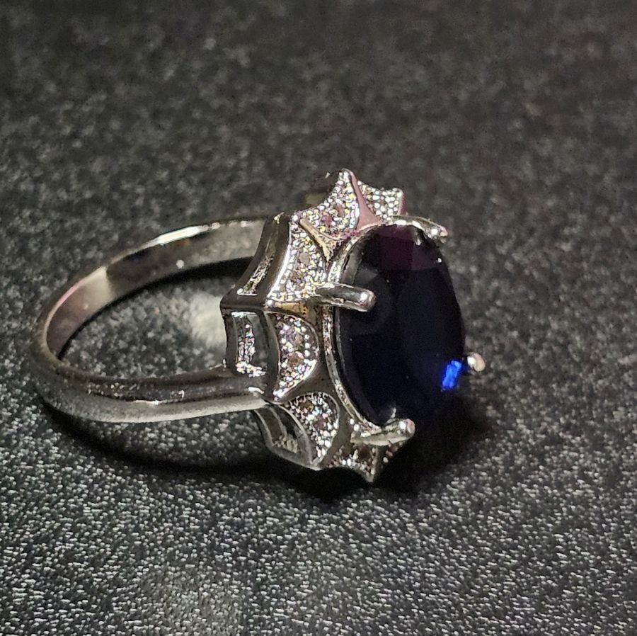 Anelli: Wunderschöner Ring mit Zirkonia, 925 versilbert, Gr. 8 – Nuovo (secondo la descrizione) da Grenchen venduto da maretop 2