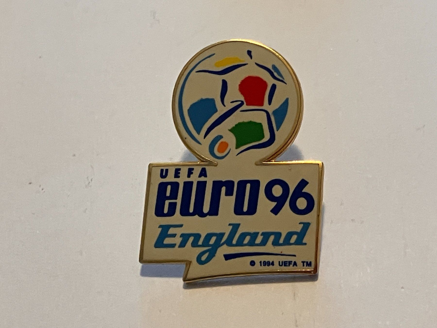 Placchette & Badge: 1 Pin Uefa Euro 1996 England – Usato da Basel venduto da djwwpp