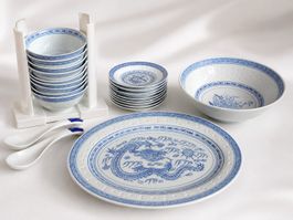 Chinesisches Porzellan-Set & + Sake-Set