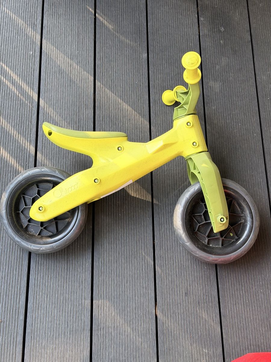 Chicco Fahrzeuge für Kinder: Vélo sans pédale Chicco – Gebraucht aus Le Lignon von Ana2831 4