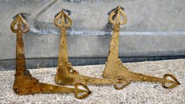 3 antike dünne Winkel MESSING Zierbeschläge NEUGOTIK L13.7cm