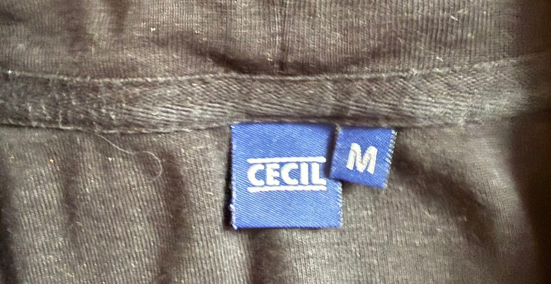 Maglioni & Felpe: Pulli Celil schwarz mit grauen Einsätzen – Usato da Zäziwil venduto da kreative-ideen 6