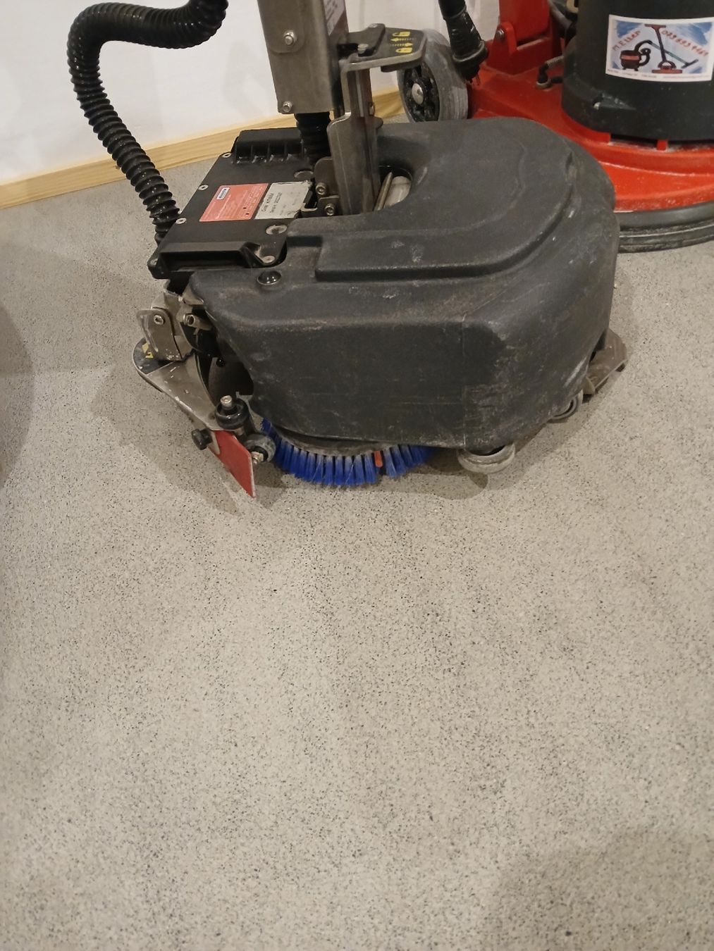 Cleanfix Toutes les machines: Cleanfisx RA 405 B Scheuersaugmaschine – D'occasion à Strada par SaraF167 3