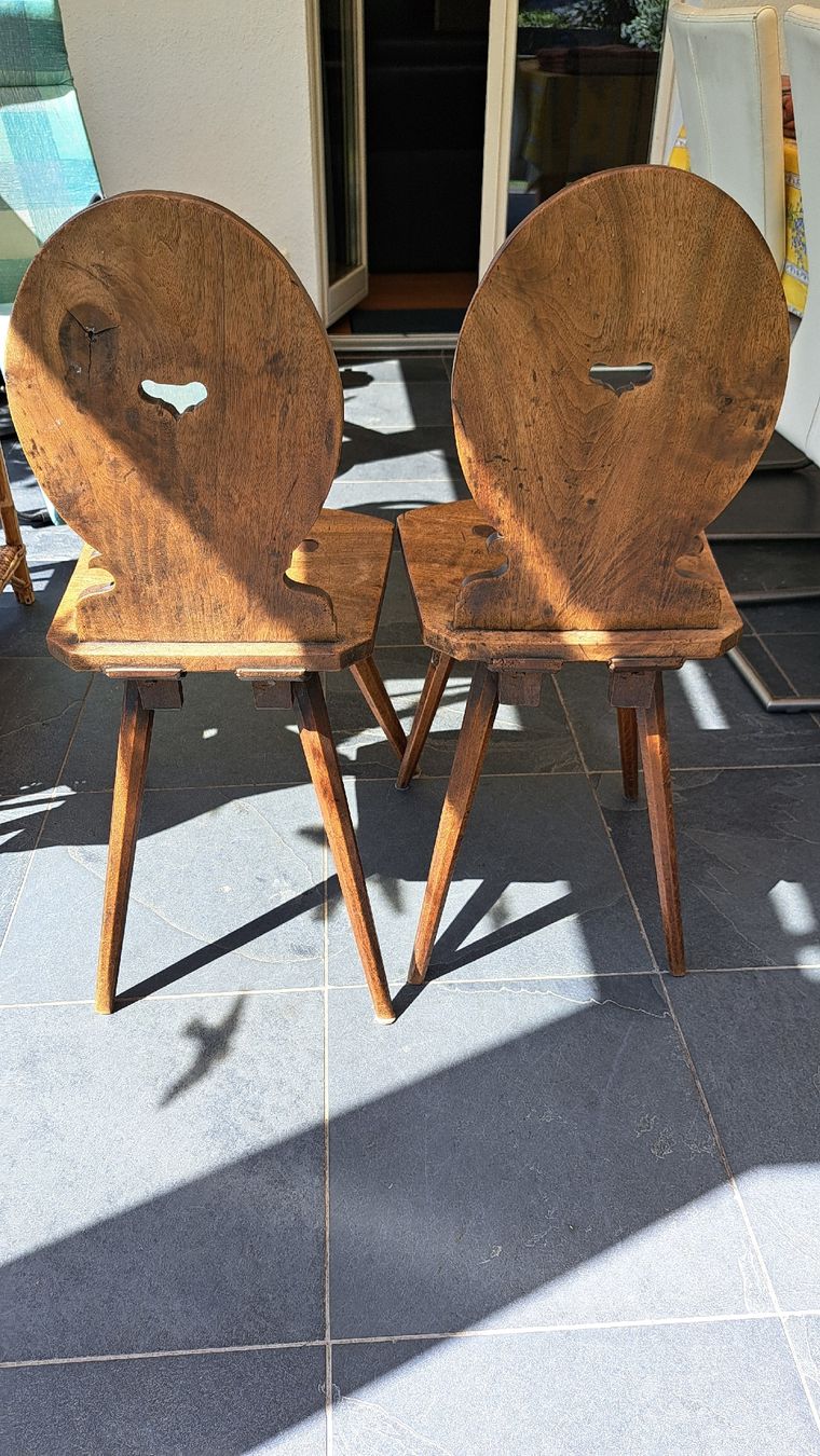&Tradition Stühle:  2 Stabellen / Nussbaum – Gebraucht aus Rorschach von vinzenzlutz 1