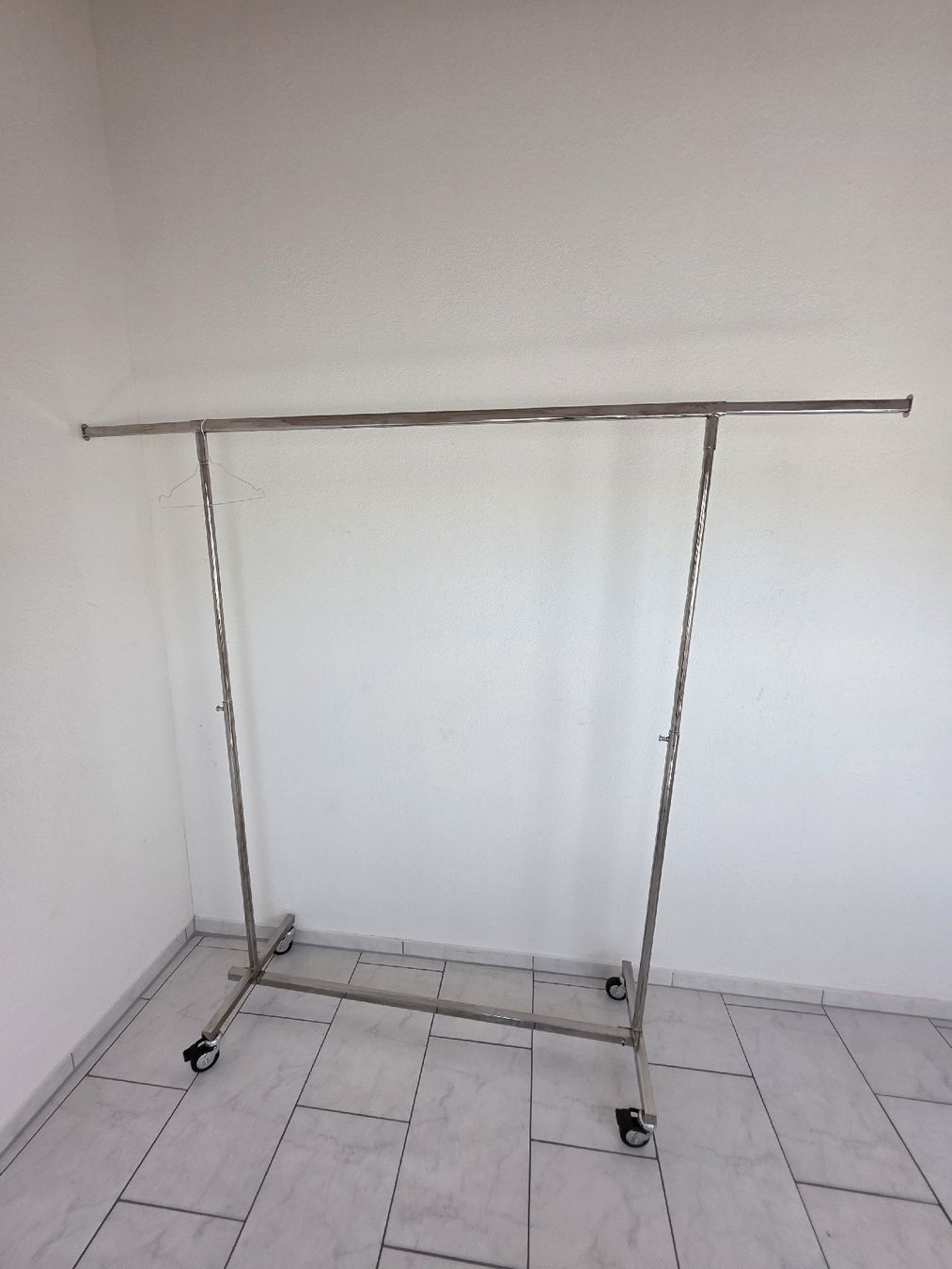 Garderobe: Kleiderständer Edelstahl Rollbar gebraucht – Gebraucht aus Neerach von TomBae 3