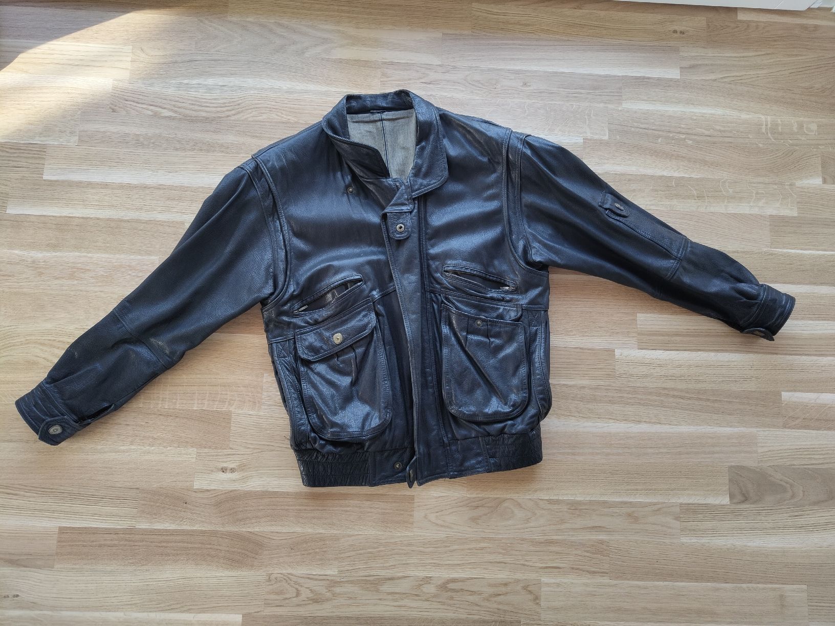 Giacche: Schwarze Lederjacke (Vintage) – Usato da Zürich venduto da Slevin2710 1
