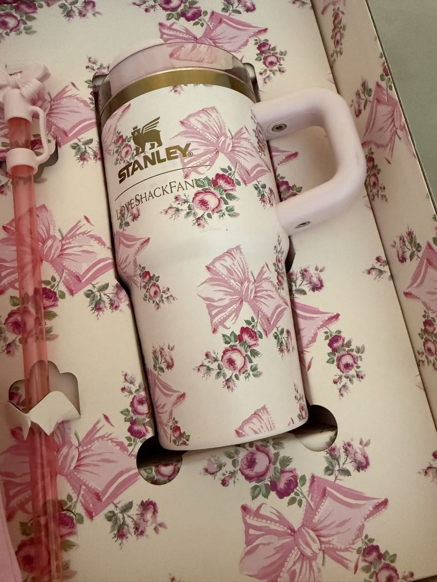 Stanley Gourdes & Thermos: Stanley LoveShackFancy Becher mit Strohhalm neuwertig – D'occasion à Liestal par Emicomputer 1