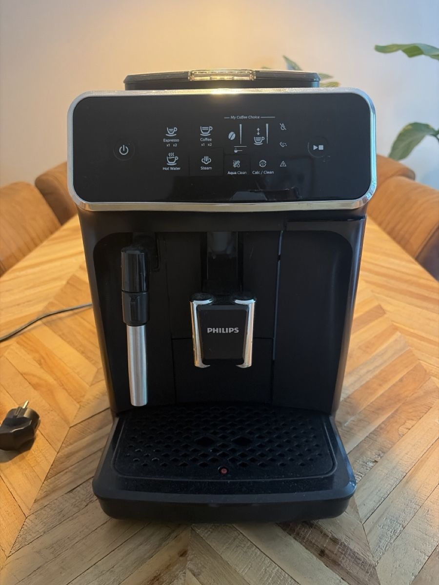 Philips Macchine per caffè & Macchine per espresso: Philips 2200 series EP2220/10 - Automatic Coffee Machine – Usato da Zürich venduto da mar_6sdk 1