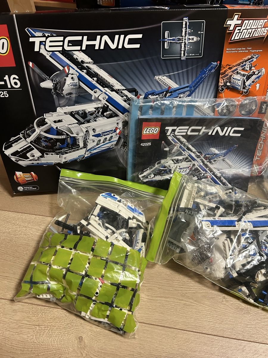 Lego Baukästen: LEGO Technic 42025 Frachtflugzeug mit Power Functions! – Gebraucht aus Wegenstetten von Sportcrispy