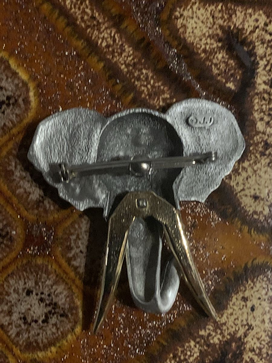 Broches & Aiguilles: Elefantenkopf Brosche Metall und Messing – D'occasion à Bärschwil par Ranron1970 1