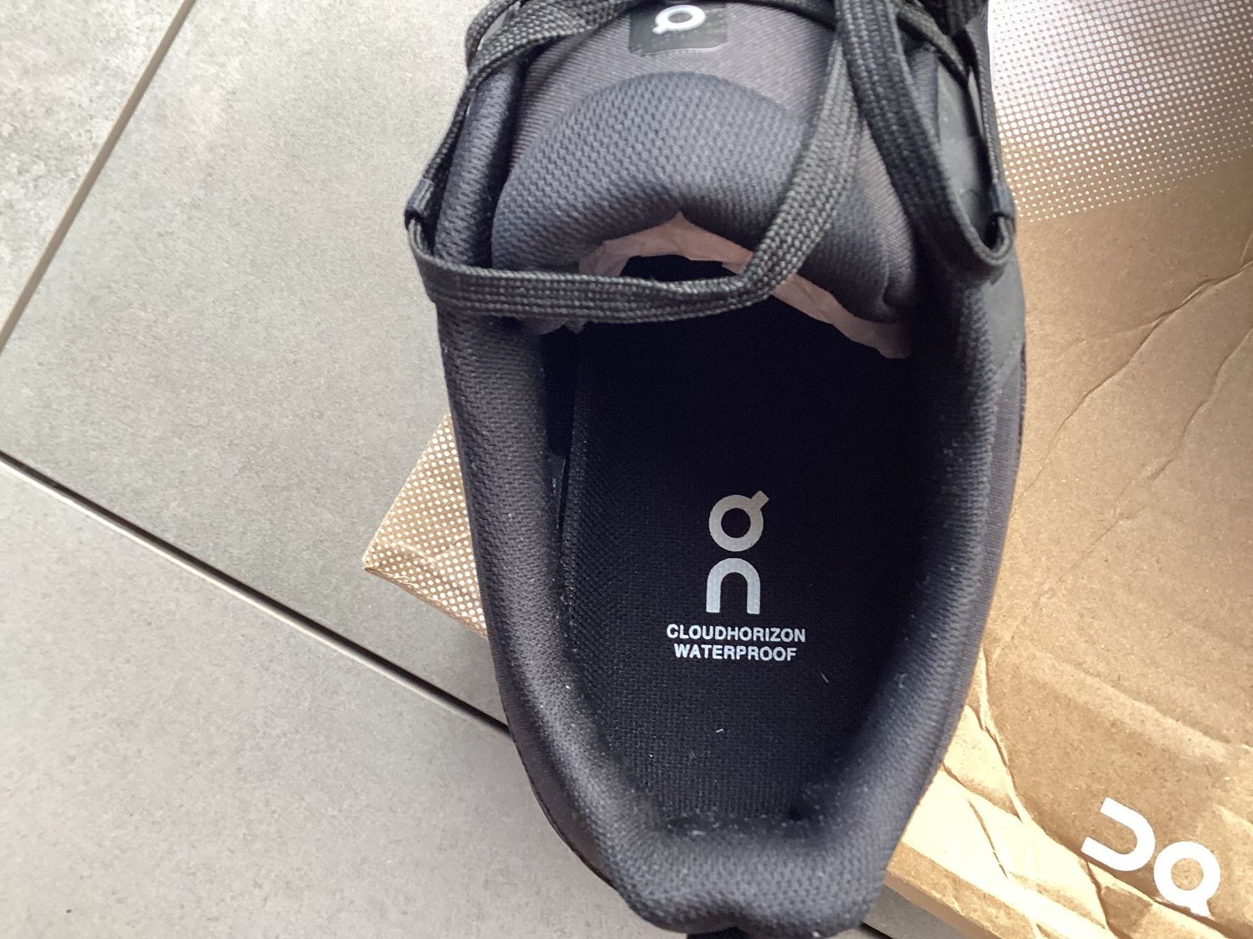 On Scarpe da uomo: ON Cloudleap, Waterproof, Black/White, Grösse: 44, fabrikneu – Nuovo e nell'imballaggio originale da Haag (Rheintal) venduto da Rega 6