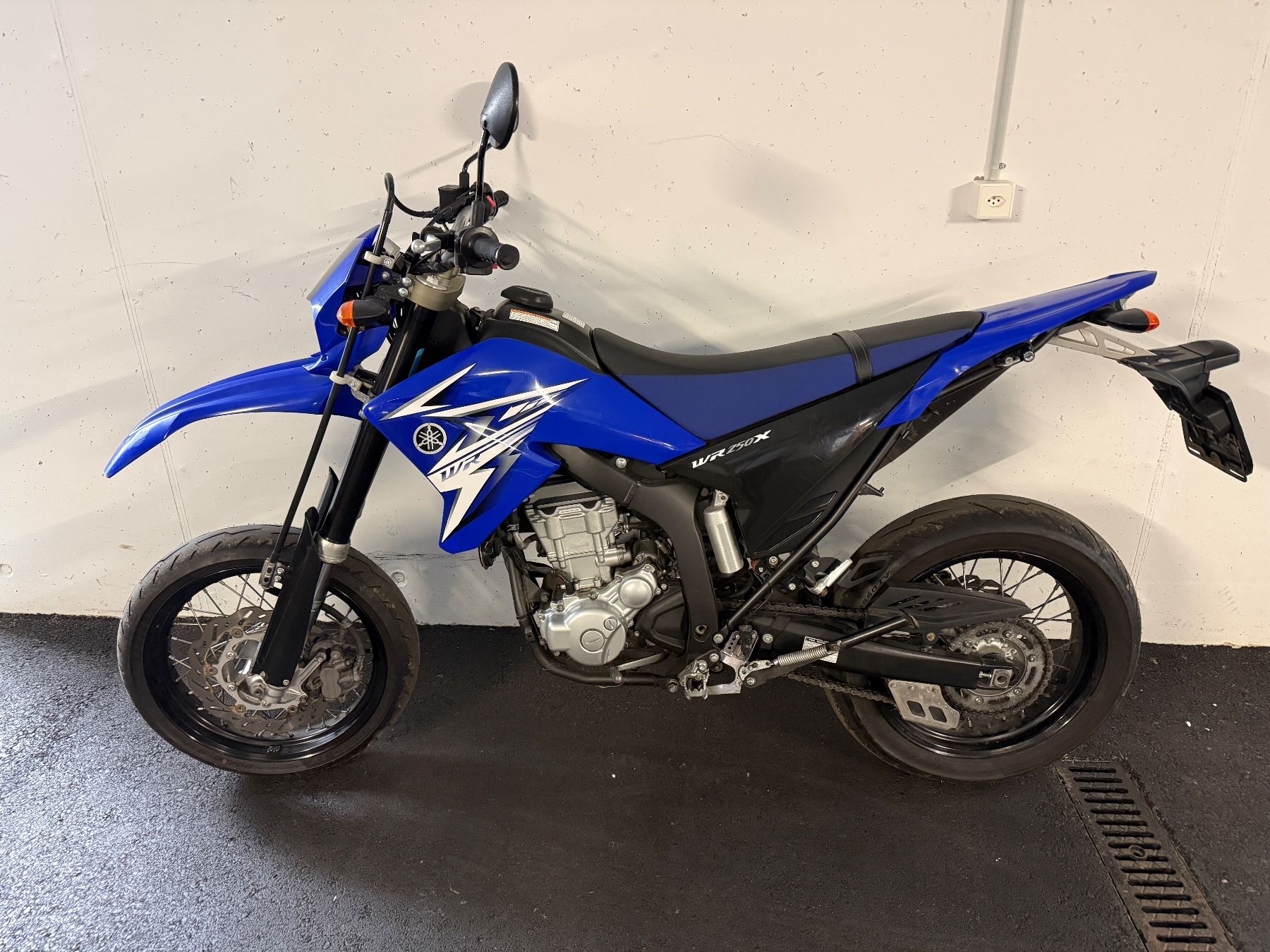 Yamaha Strada: Yamaha WR250X wenig Kilometerstand – Nuovo (secondo la descrizione) da Giswil venduto da urr_7c5j
