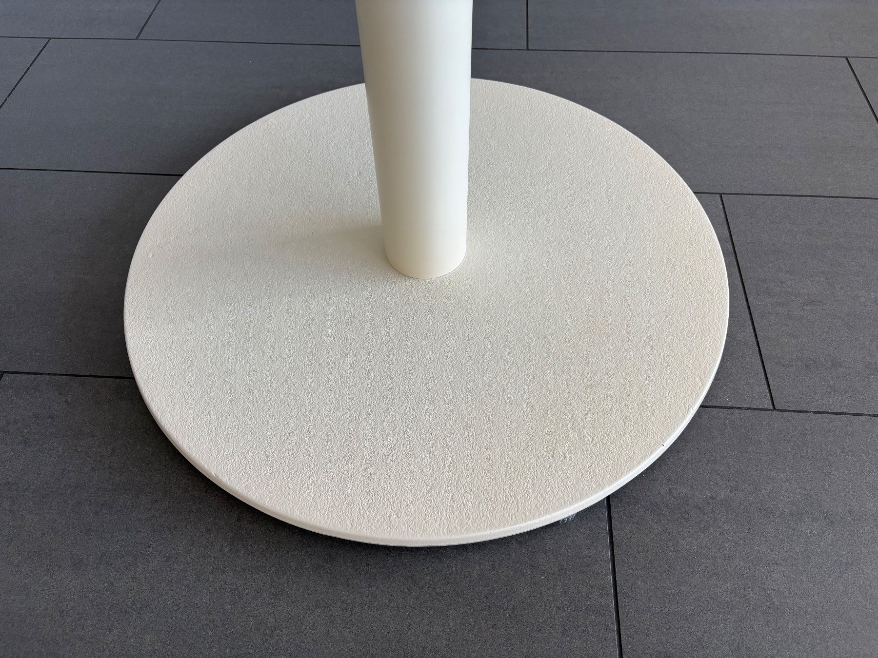 Ikea Tavoli: Runder, pflegeleichter Esstisch, weiss – Usato da Speicher venduto da salix42 5