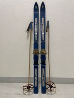 Ski (K 18), Holzski von ca. 1960 in top Zustand mit Stöcken