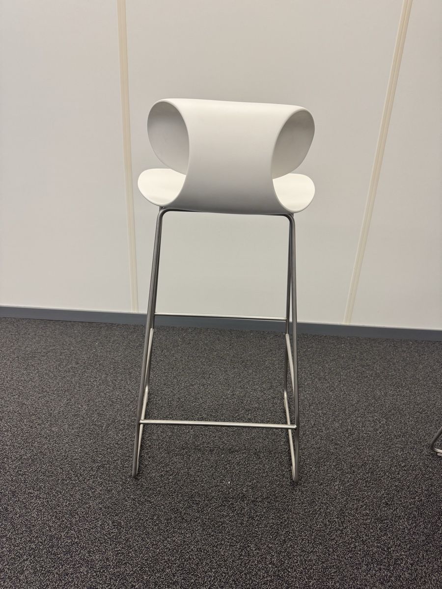 Hochstühle: 8x Designer William Sawaya – Neu (gemäss Beschreibung) aus Olten von egg_6hly 2