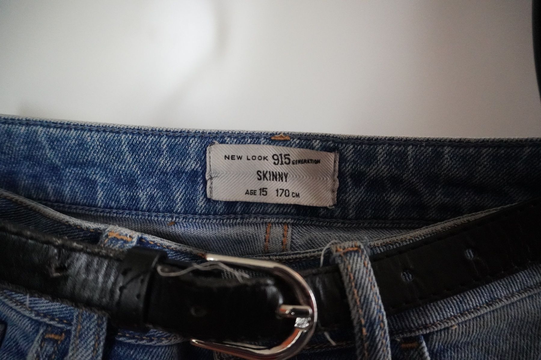 New Look Pantaloni: Jeans mit Rissen und Blumenmuster,  Gr. 36 – Usato da Uster venduto da aur_rtd8 5