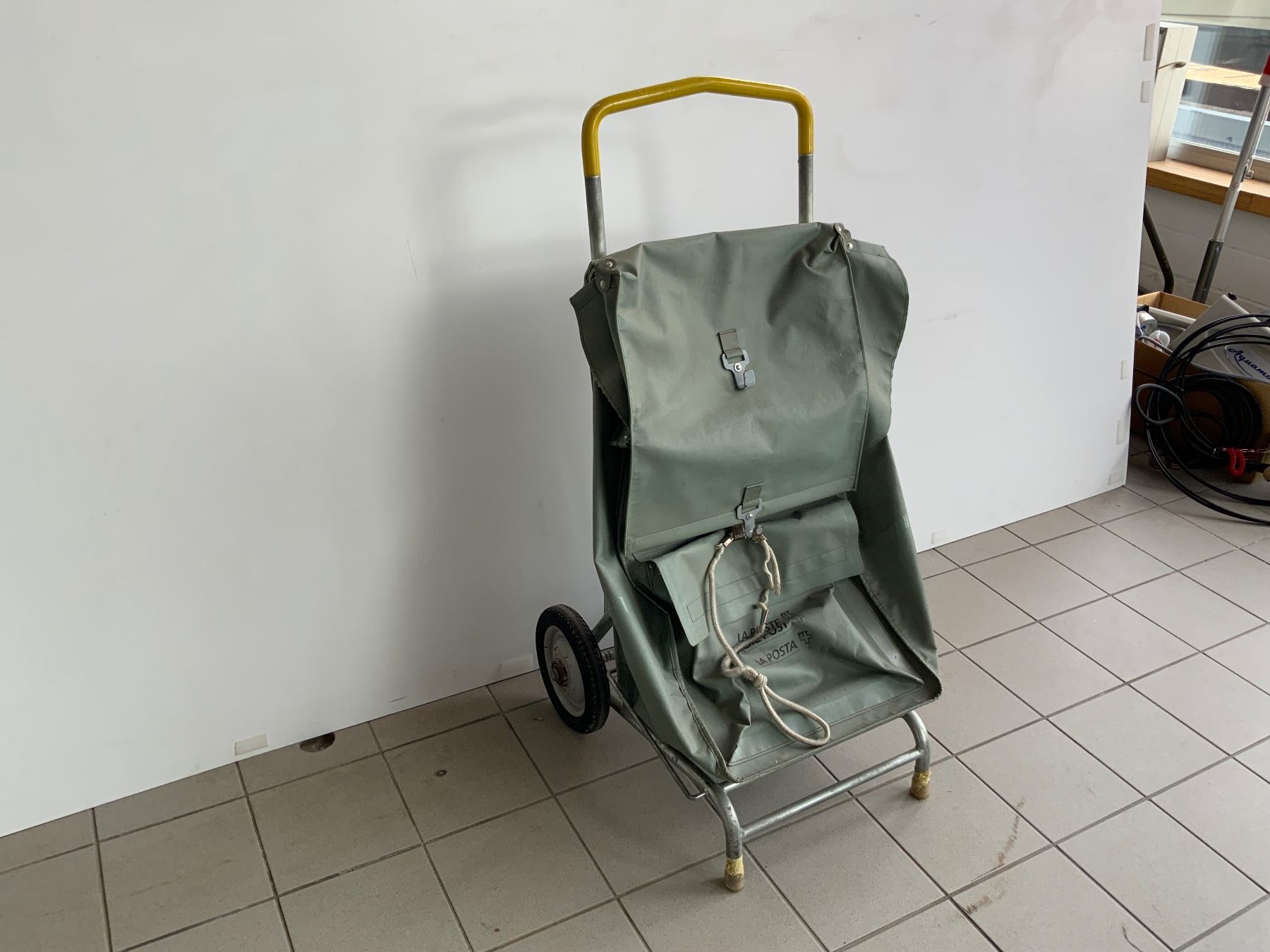 Koffer & Taschen: Alter Briefpost Handwagen von die Post – Gebraucht aus Erlach von silvia3235 7