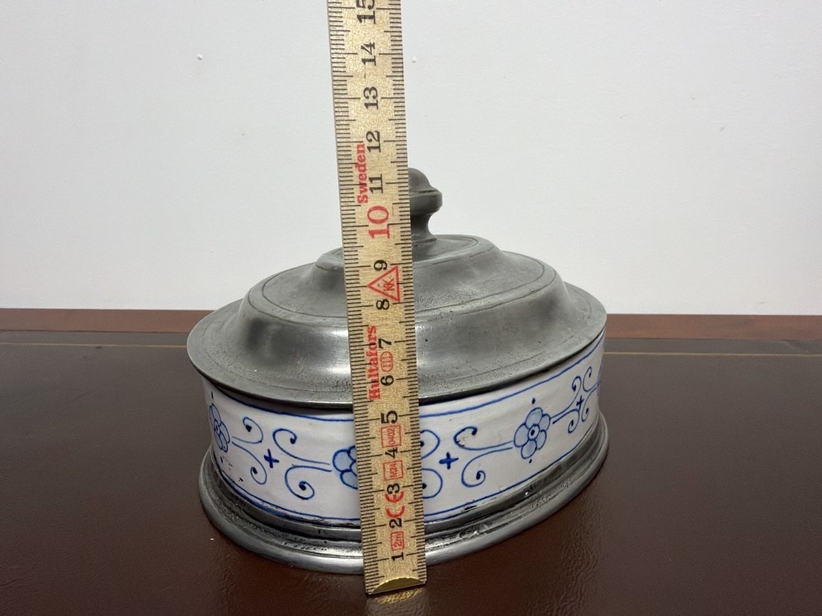 Barattoli: Boîte ancienne en faïence et étain  – Usato da Bôle venduto da K200C 7